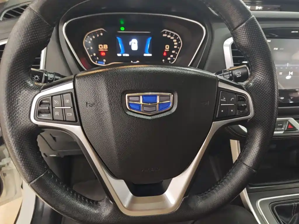 Geely Vision X6 — миниатюра 11