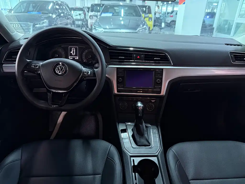 Volkswagen Lamando — миниатюра 7