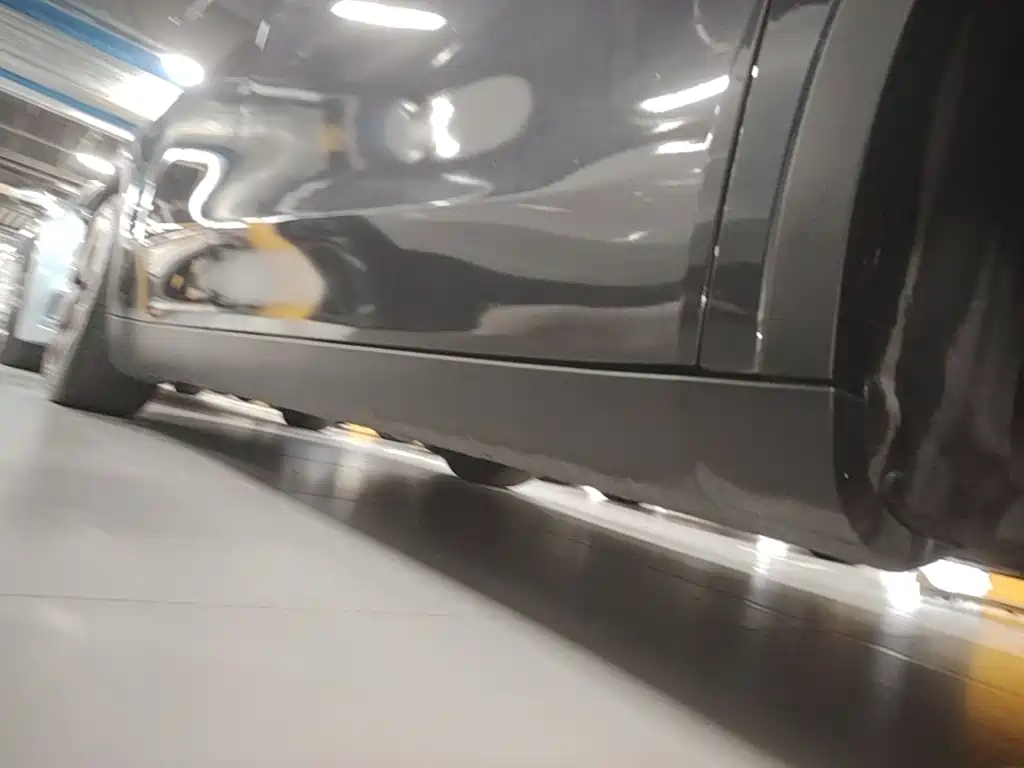 Tesla Model Y — миниатюра 21