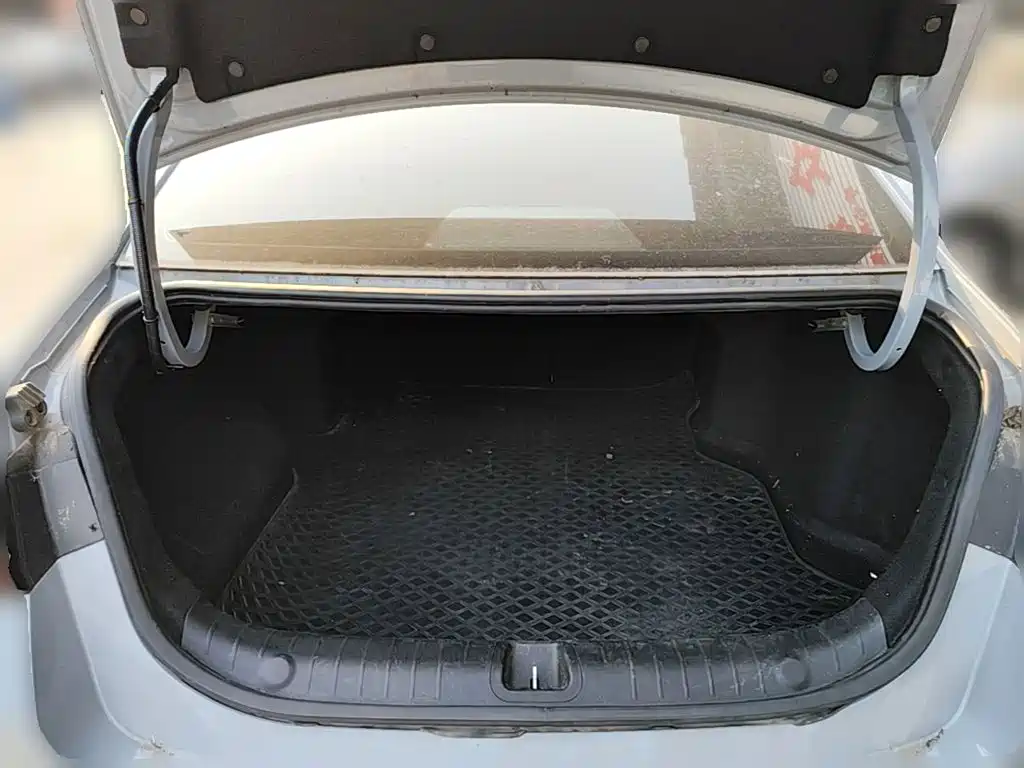 Geely L HiP — миниатюра 24