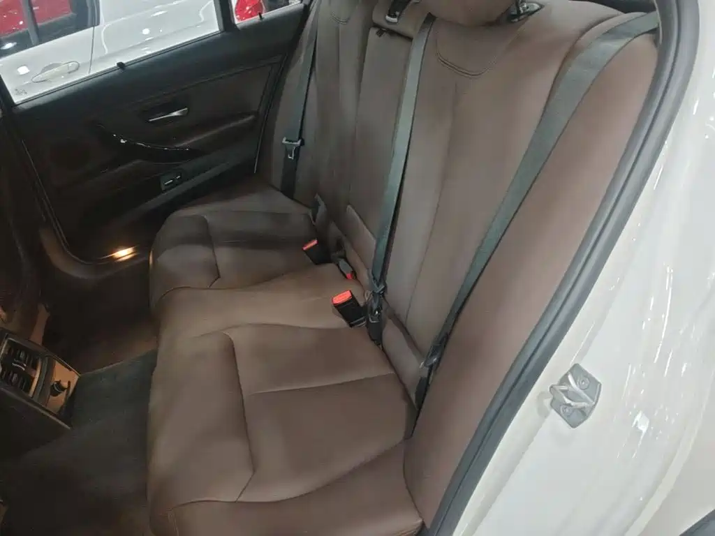 BMW 3 Series — миниатюра 17