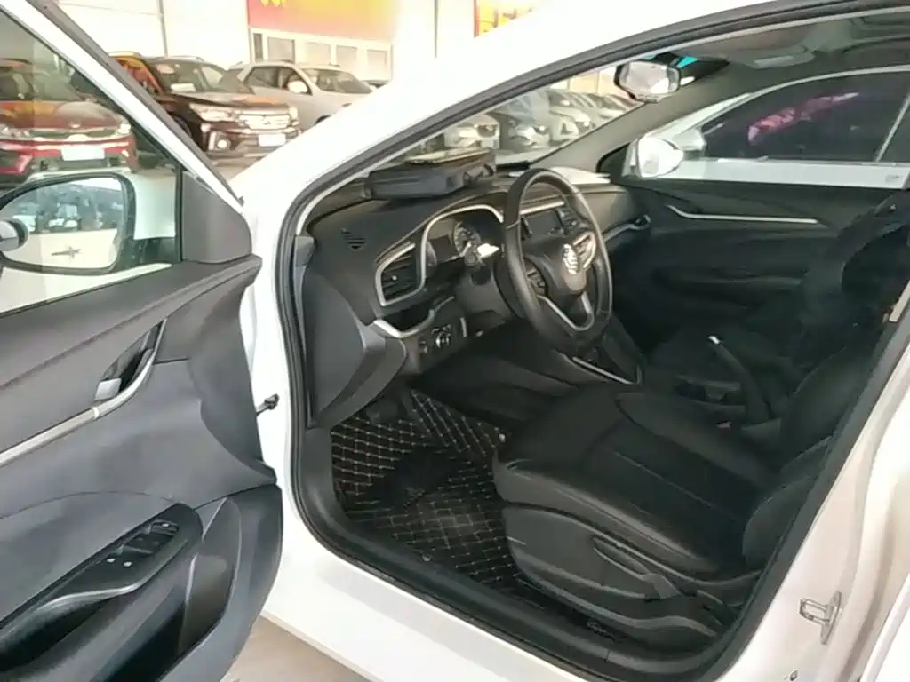 Buick Excelle — миниатюра 16