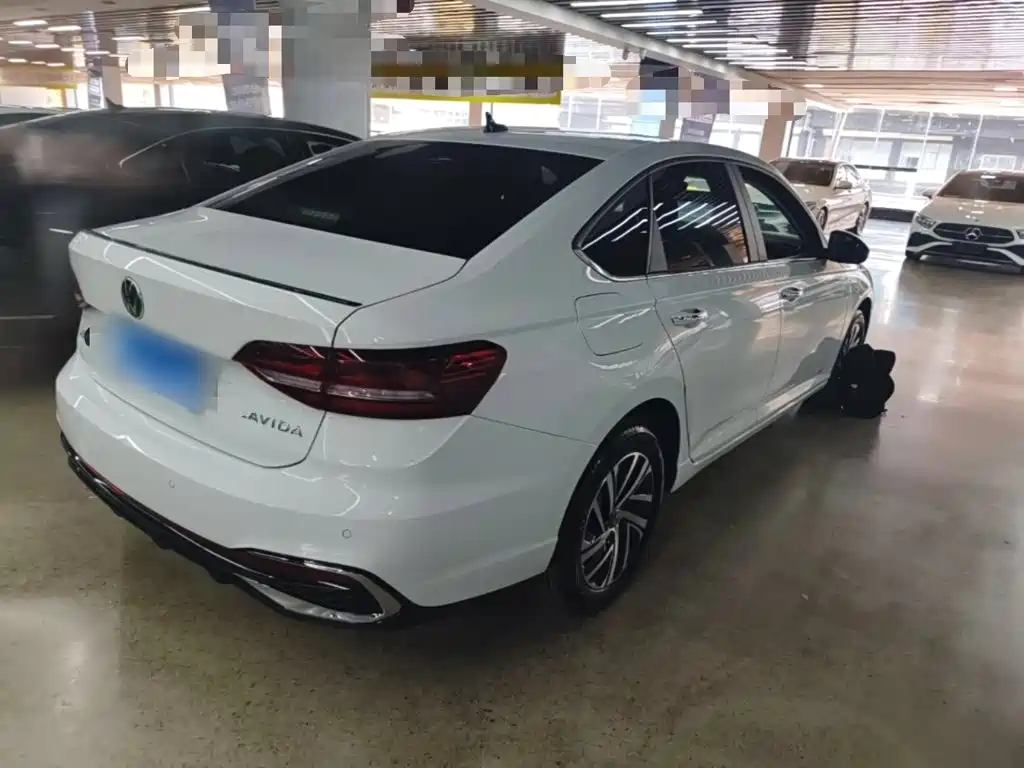 Volkswagen Lavida — миниатюра 7