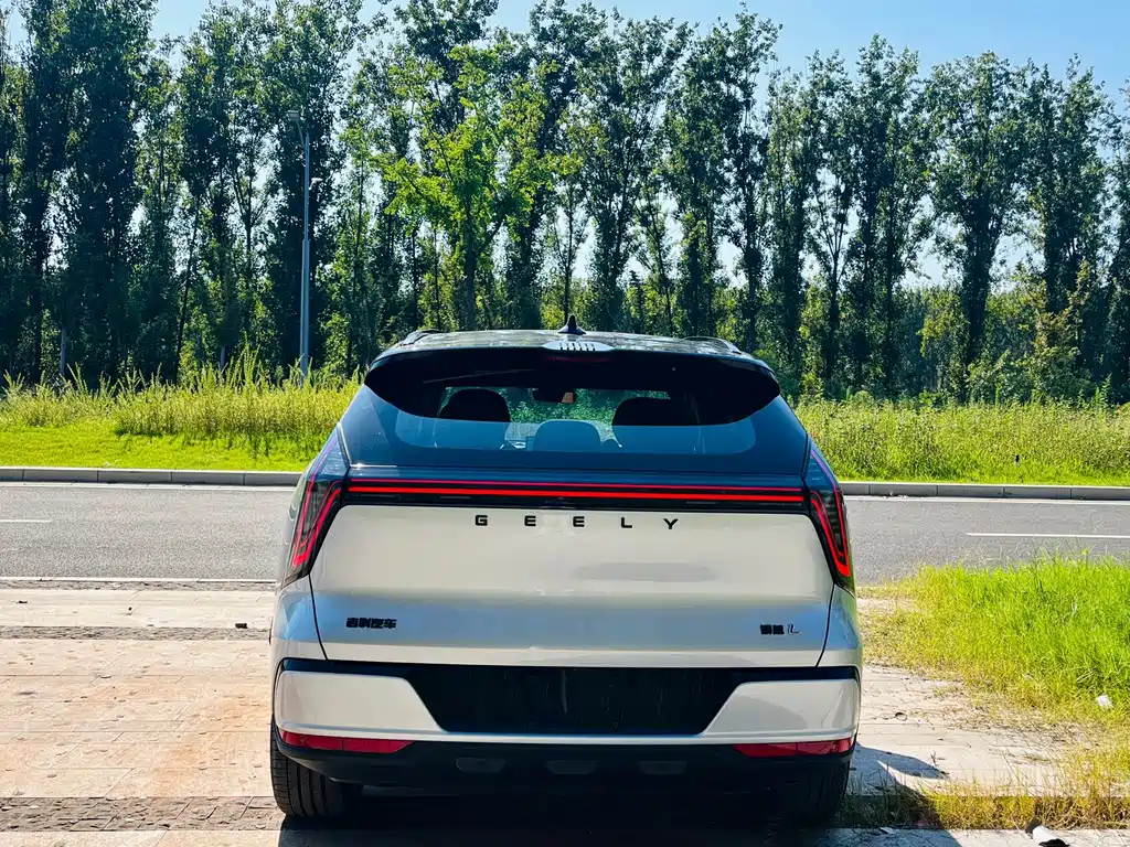 Geely Boyue L — миниатюра 4