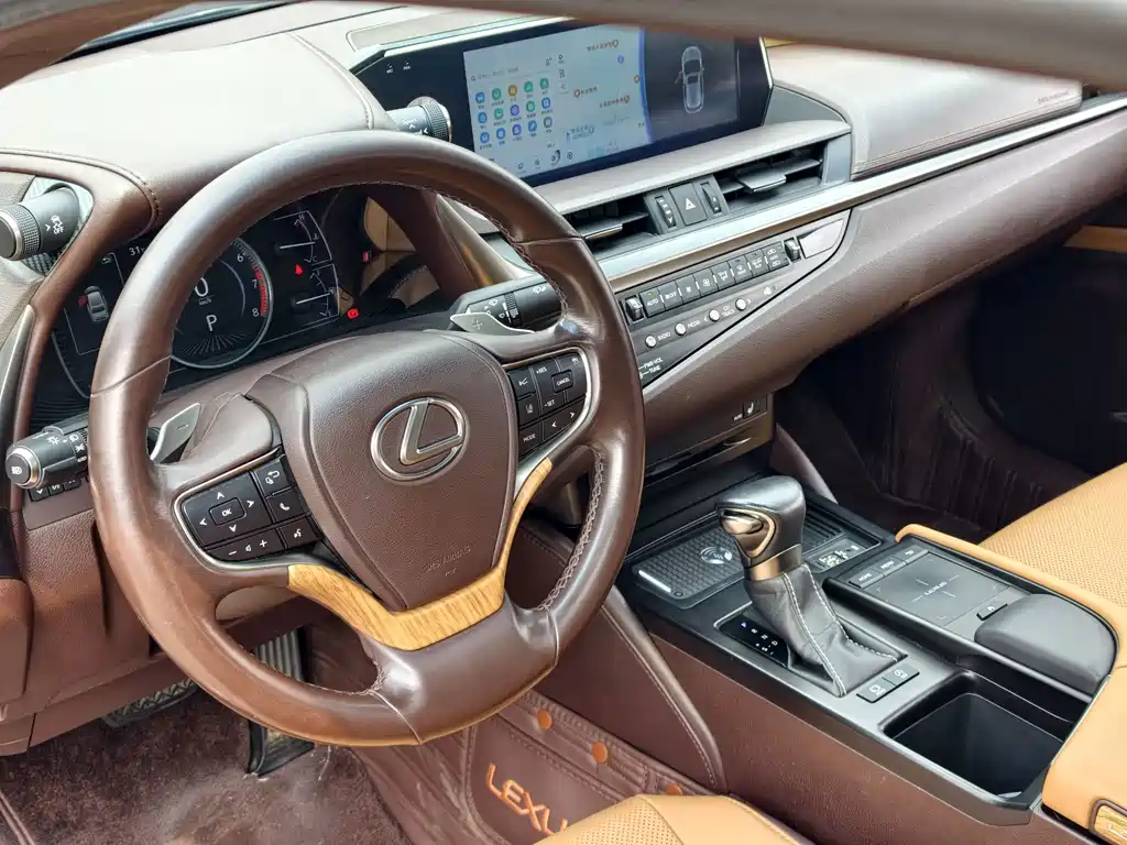 Lexus ES — миниатюра 26