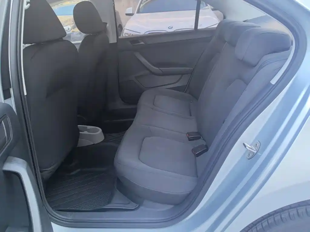 Skoda Rapid — миниатюра 17