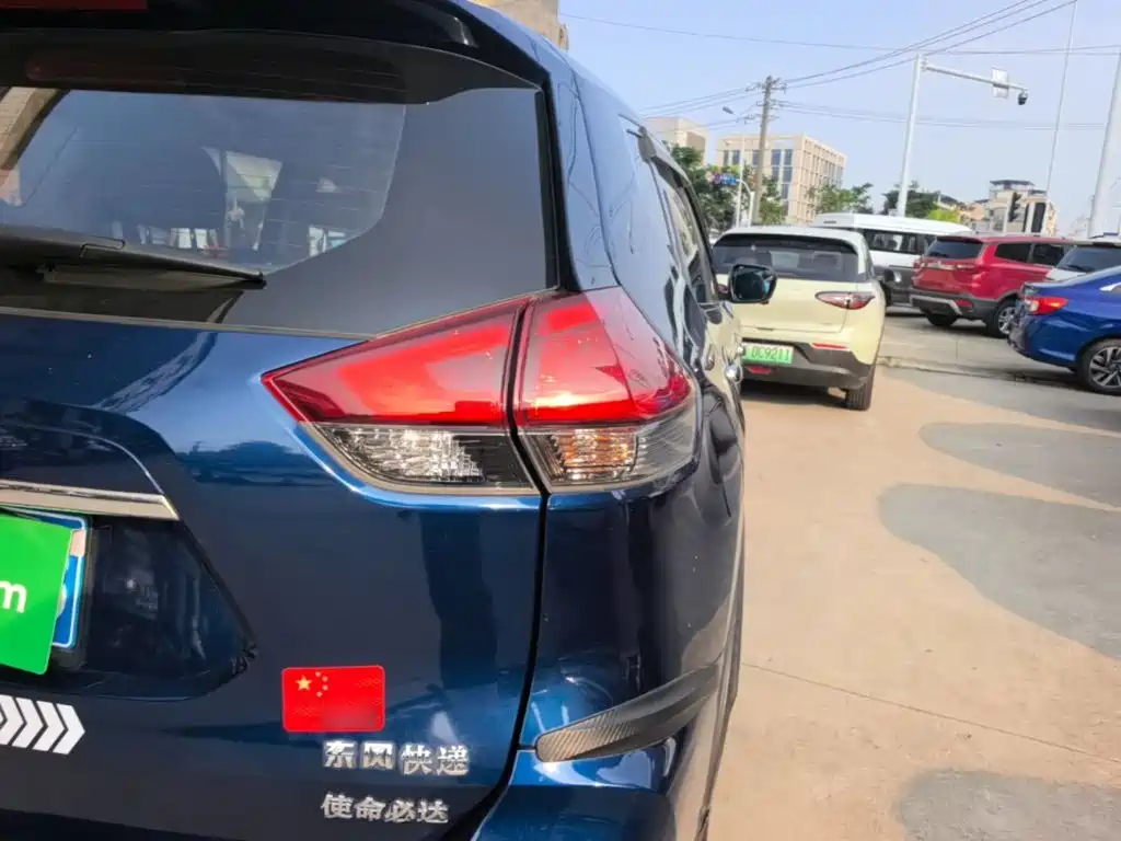 Nissan X-Trail — миниатюра 8
