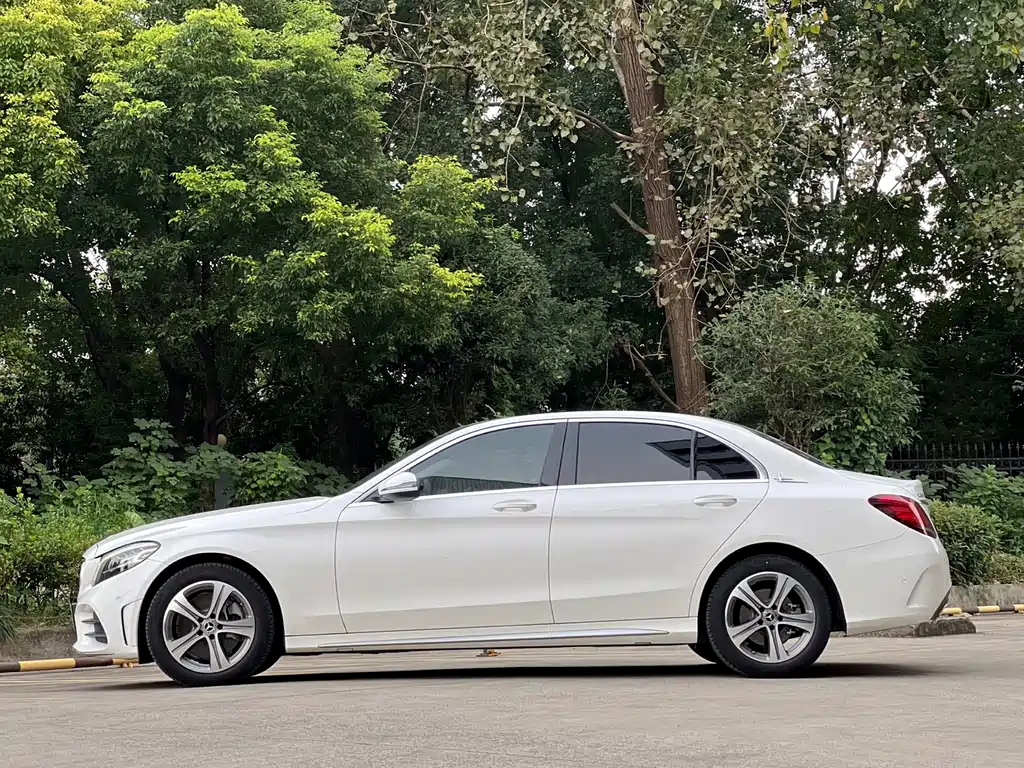 Mercedes-Benz C-Class — миниатюра 3