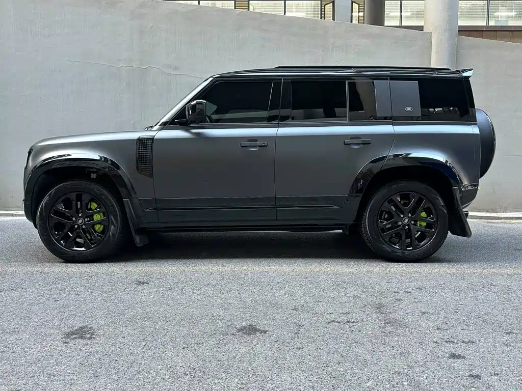 Land Rover Defender — миниатюра 3