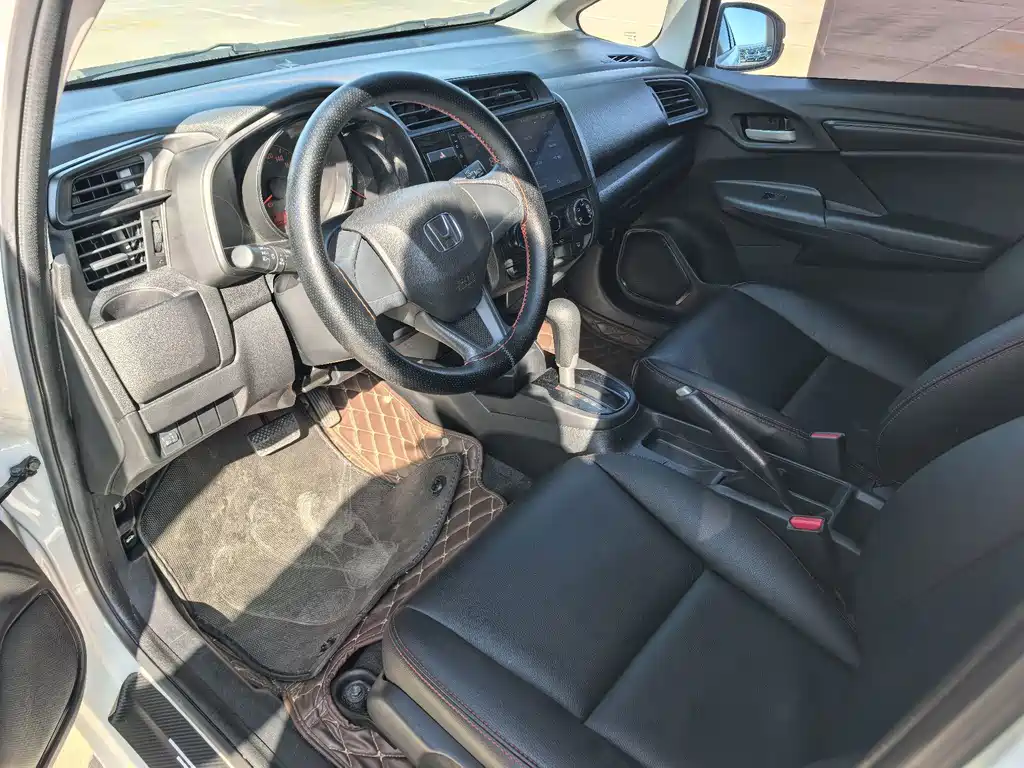 Honda Fit — миниатюра 7