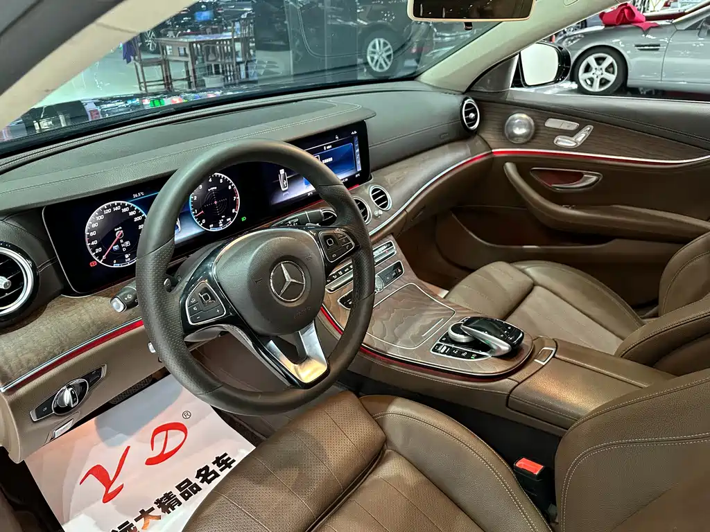 Mercedes-Benz E-Class — миниатюра 6