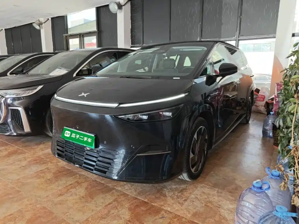 XPeng X9 — миниатюра 2