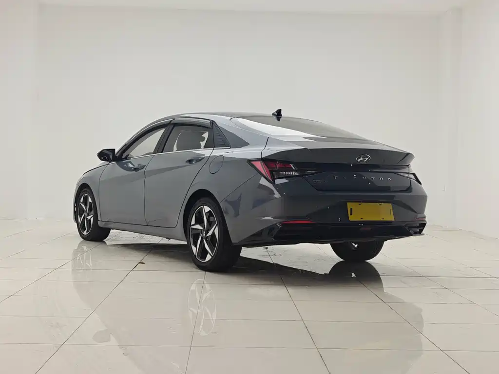 Hyundai Elantra — миниатюра 6