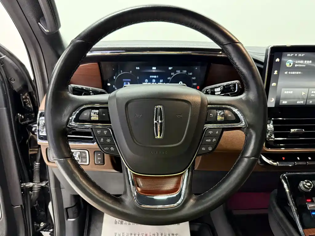 Lincoln Navigator — миниатюра 11