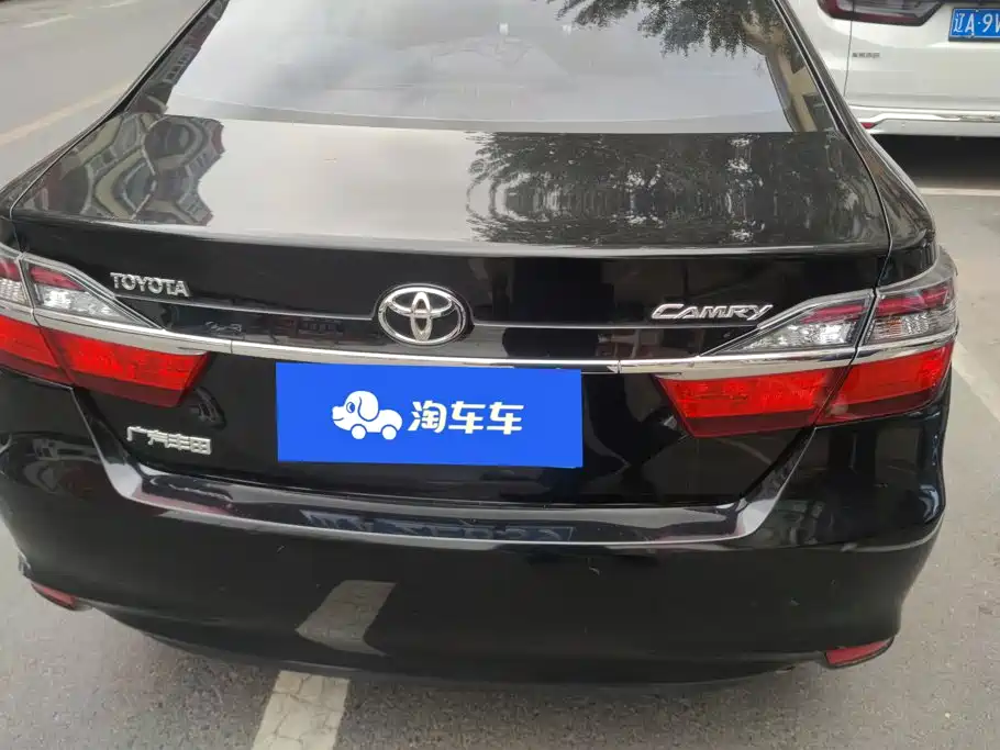 Toyota Camry — миниатюра 4