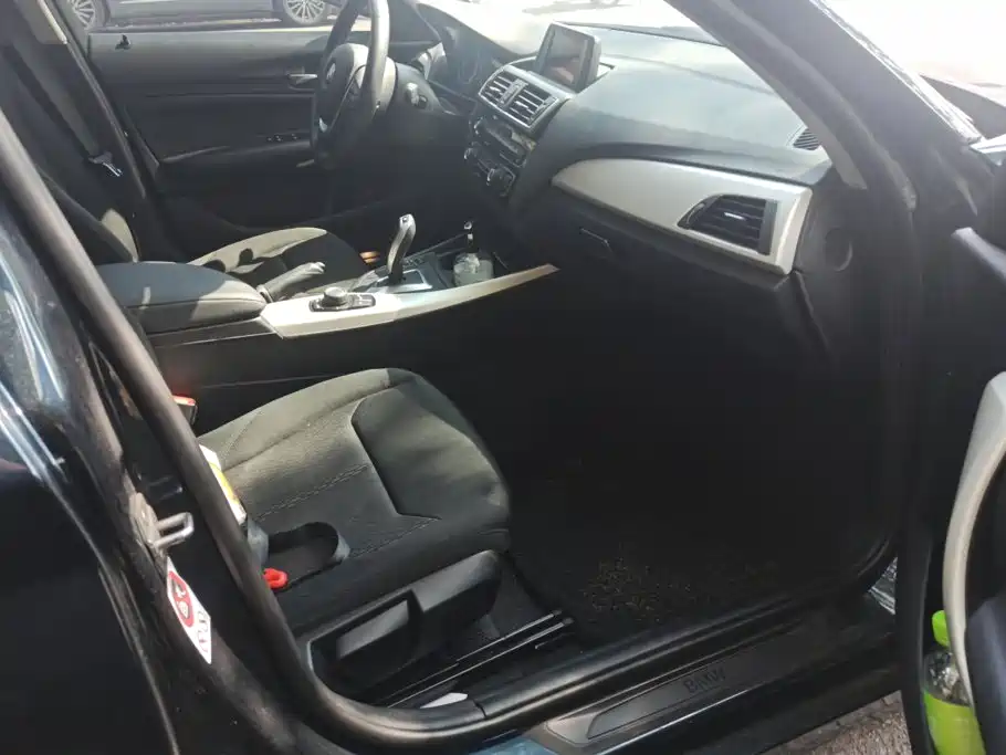 BMW 1 Series (Import) — миниатюра 8