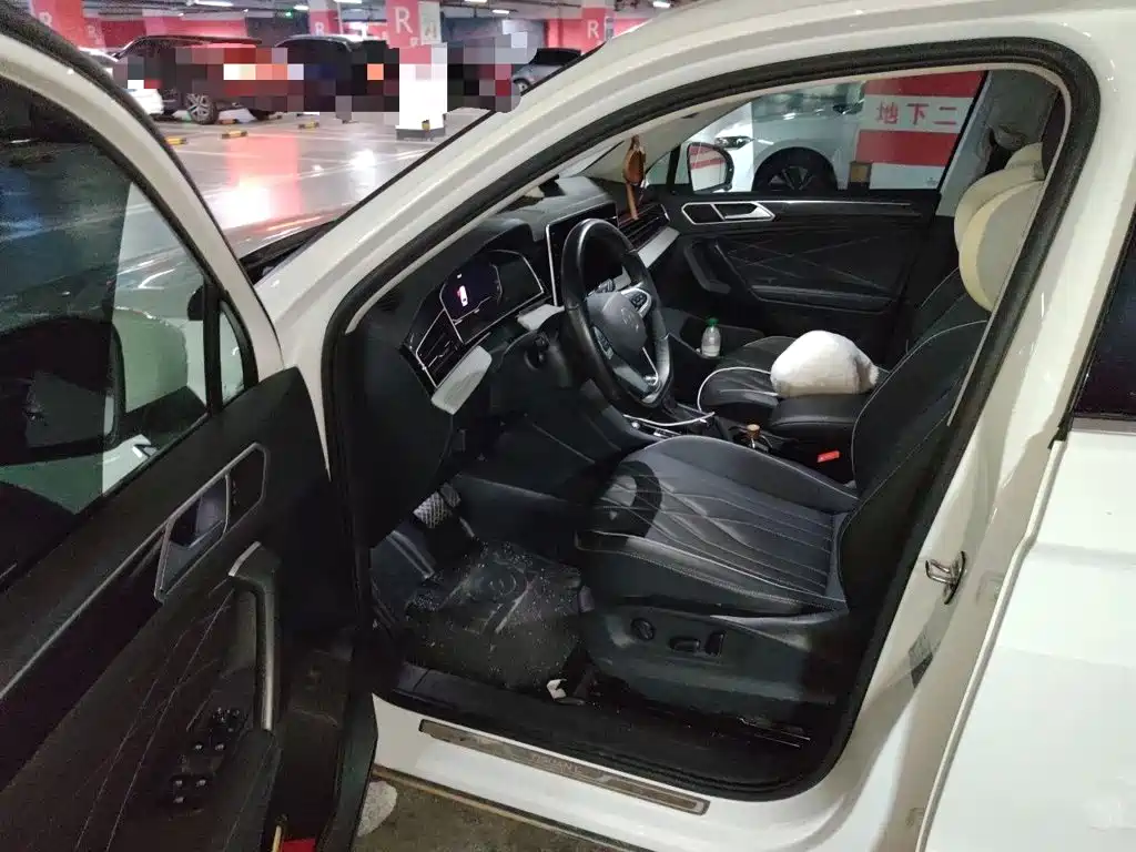 Volkswagen Tiguan L — миниатюра 17