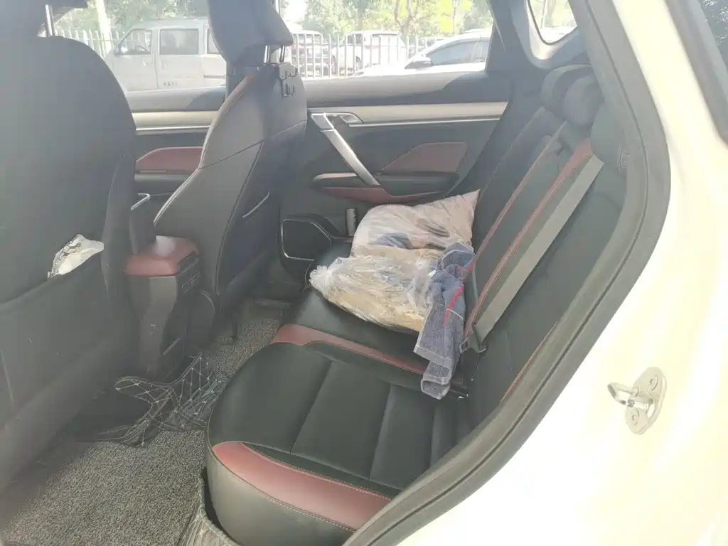 Geely Binyue — миниатюра 13