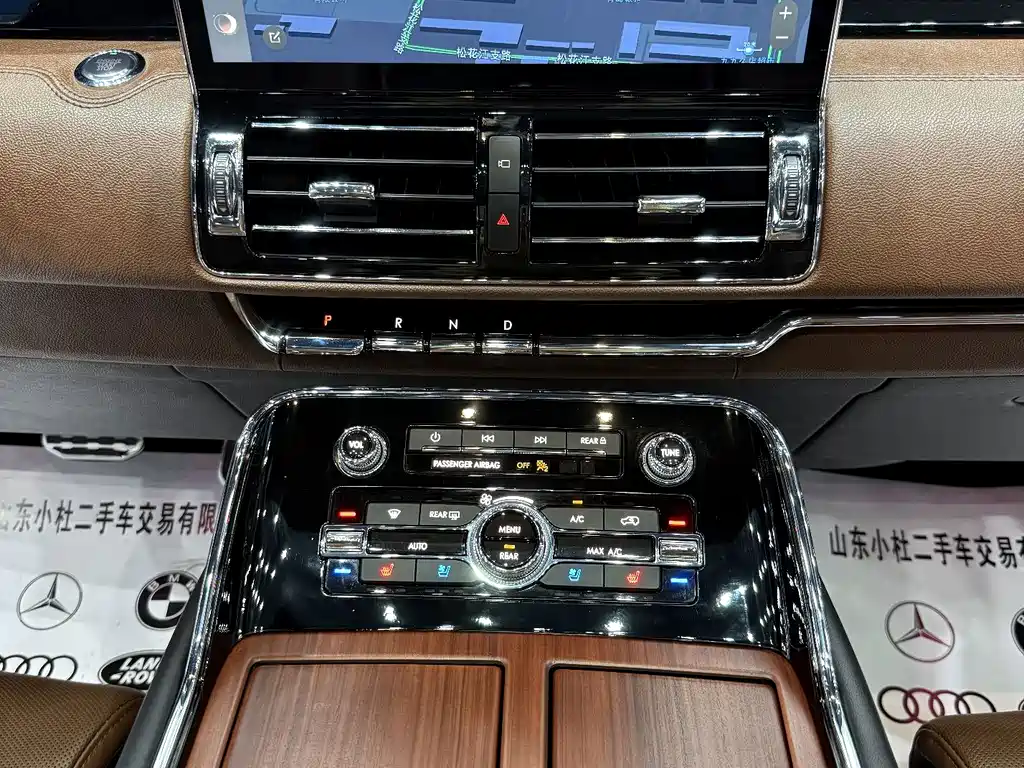 Lincoln Navigator — миниатюра 9