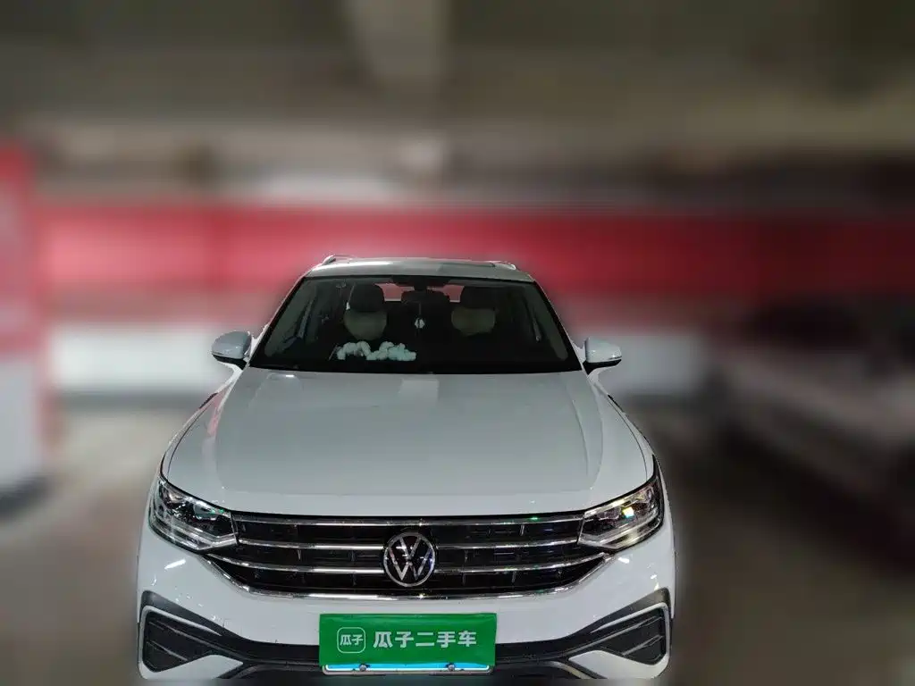 Volkswagen Tiguan L — миниатюра 2