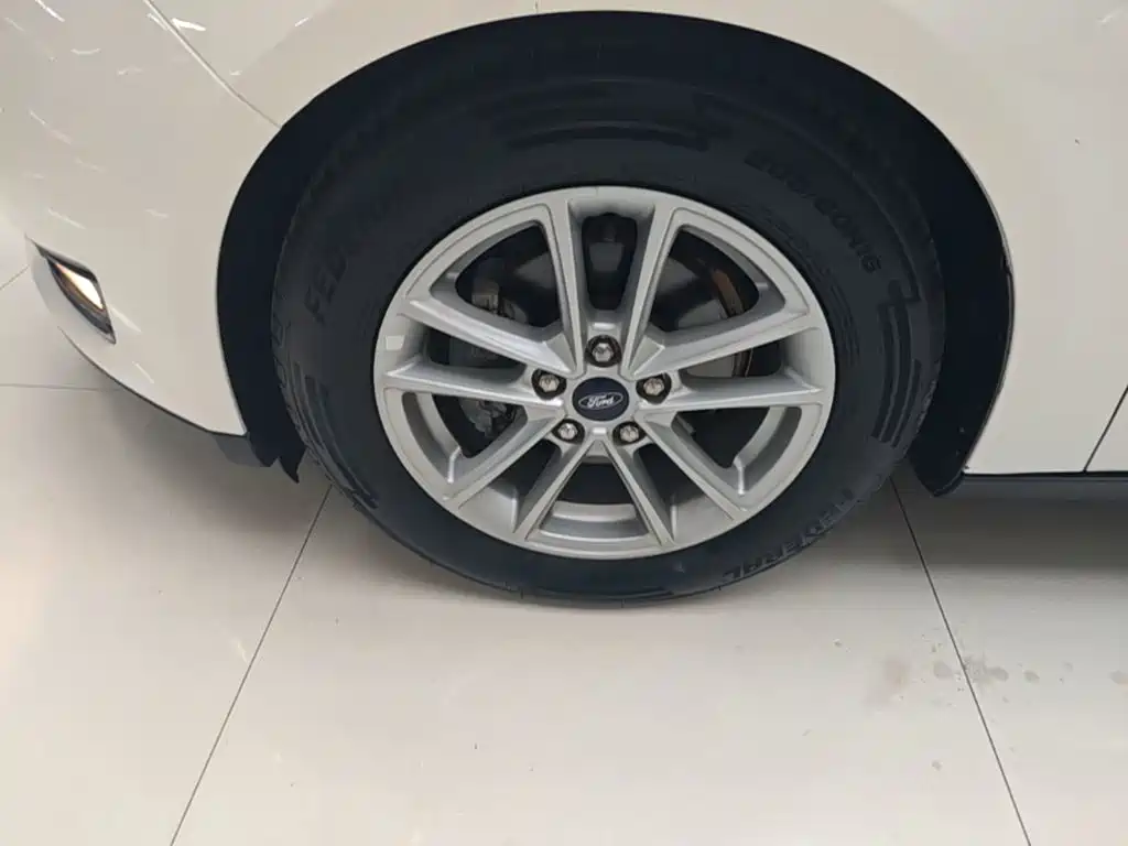 Ford Focus — миниатюра 23