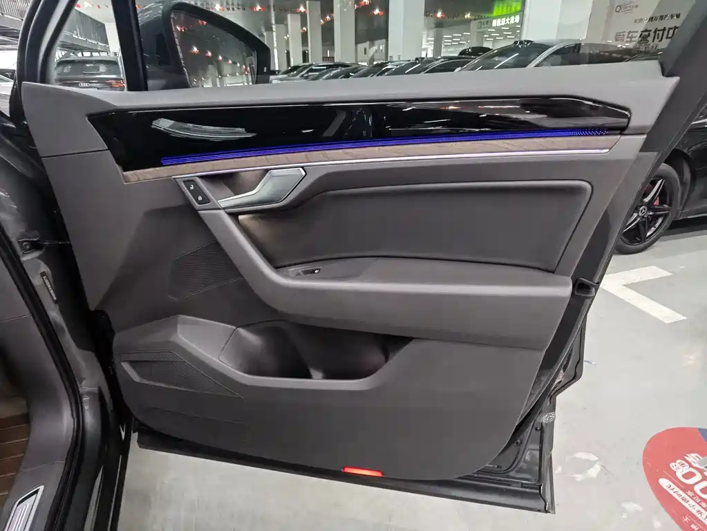Volkswagen Touareg — миниатюра 23