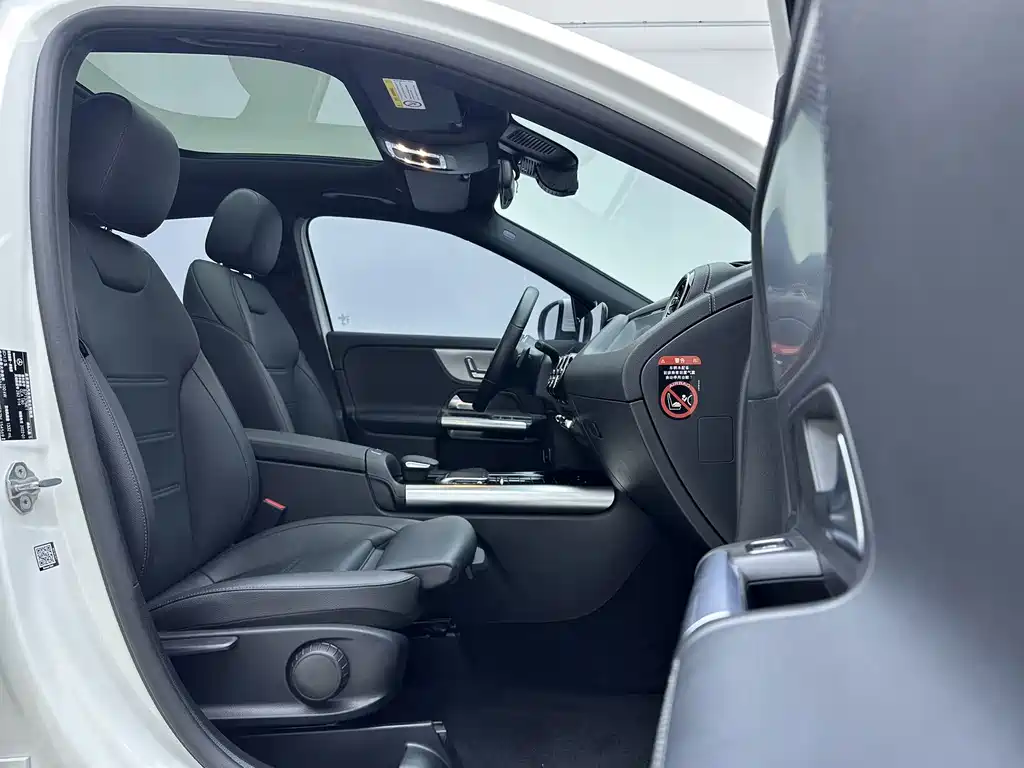 Mercedes-Benz GLA — миниатюра 8