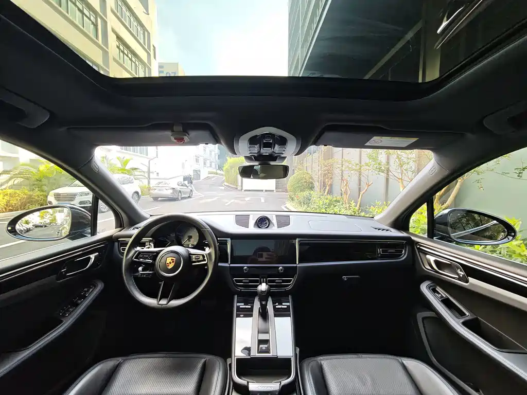 Porsche Macan — миниатюра 8