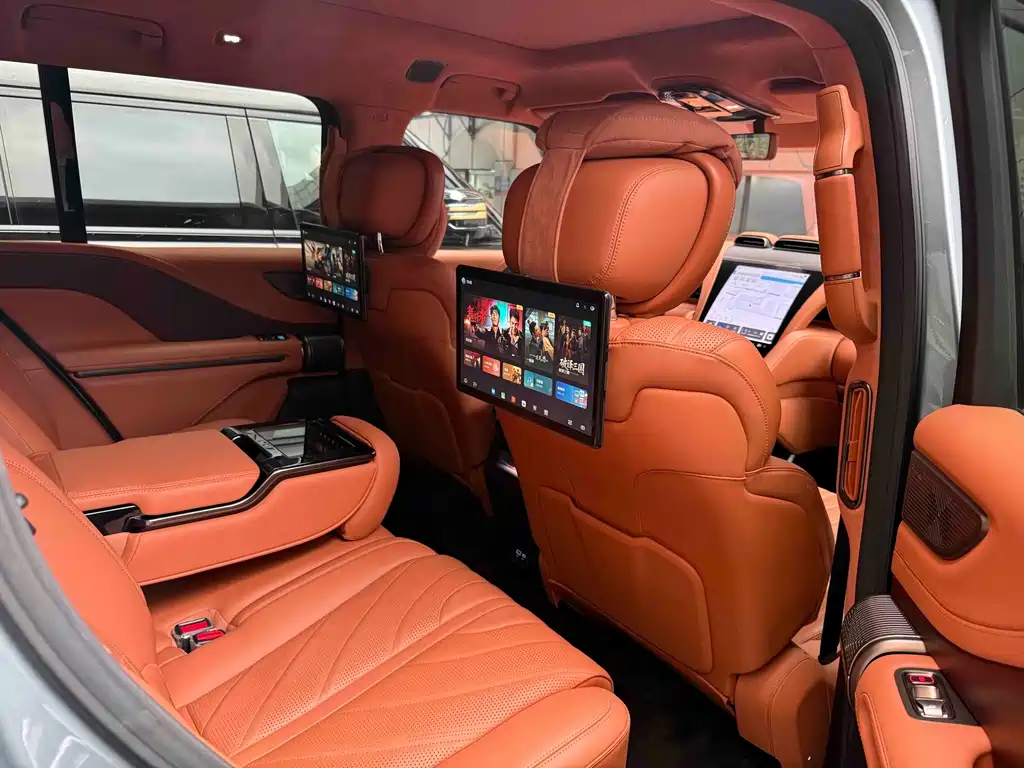 Yangwang U8 2023 Luxury