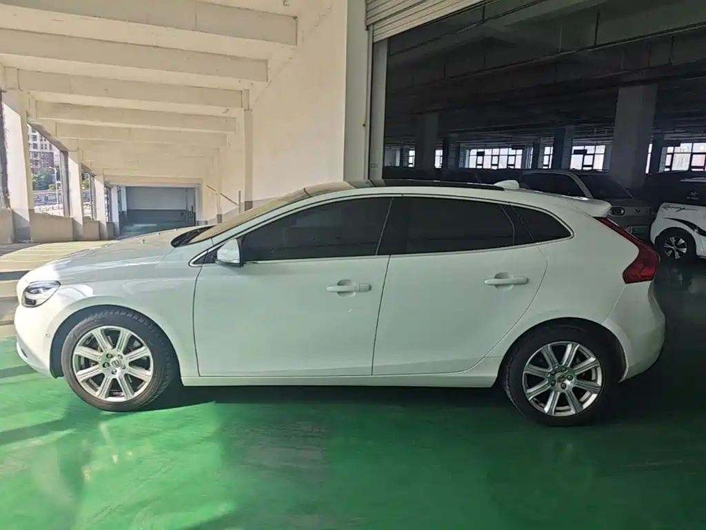 Volvo V40 — миниатюра 4
