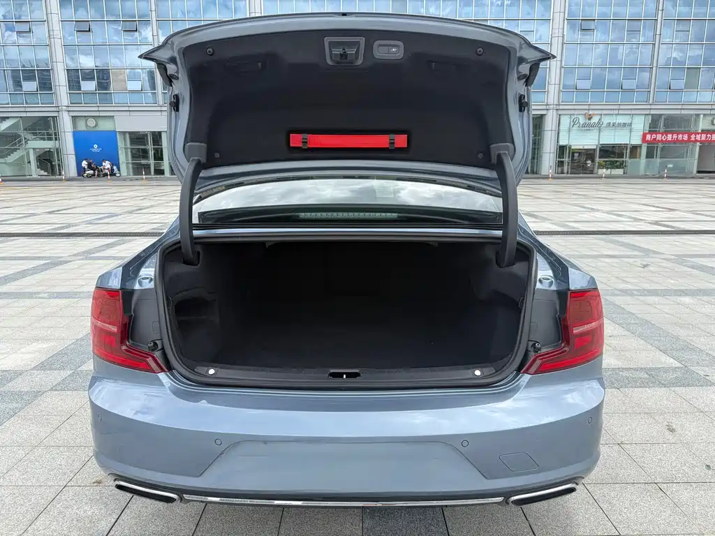 Volvo S90 — миниатюра 12