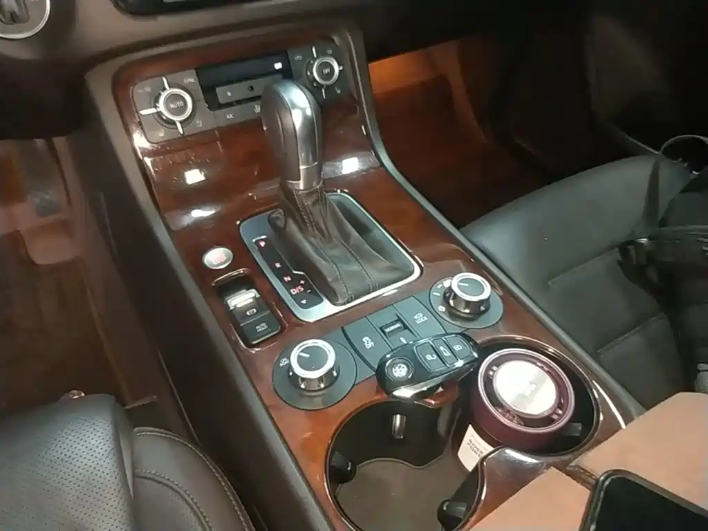 Volkswagen Touareg — миниатюра 14
