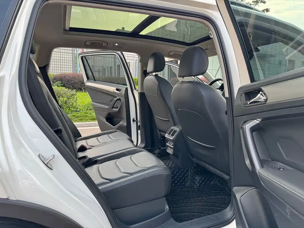 Volkswagen Tiguan L — миниатюра 7