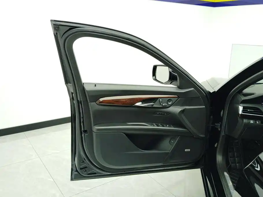 Cadillac CT6 — миниатюра 7