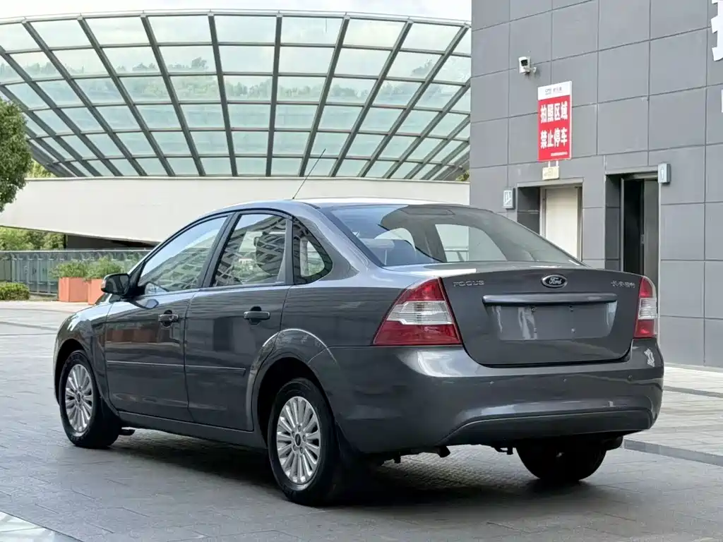 Ford Focus — миниатюра 7