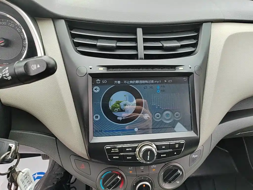 Chevrolet Sail — миниатюра 13