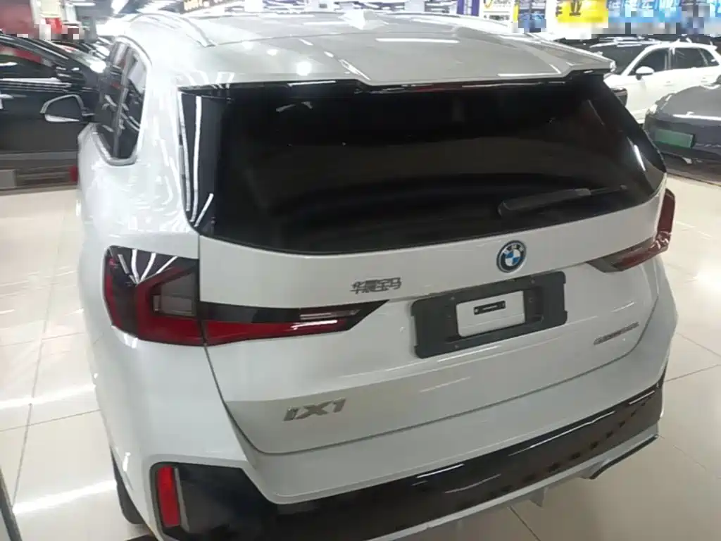 BMW iX1 — миниатюра 5