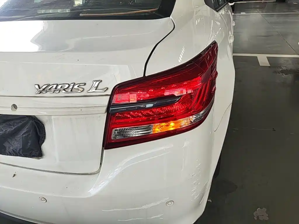 Toyota Yaris L — миниатюра 8