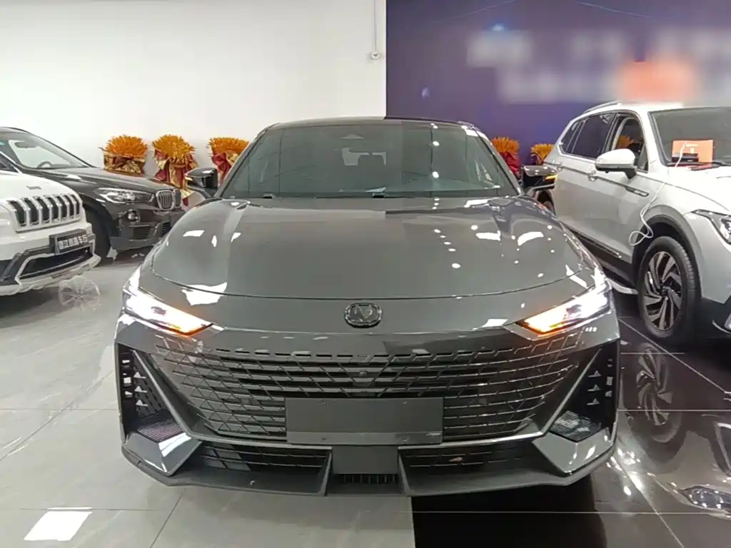 Changan UNI-V — миниатюра 3