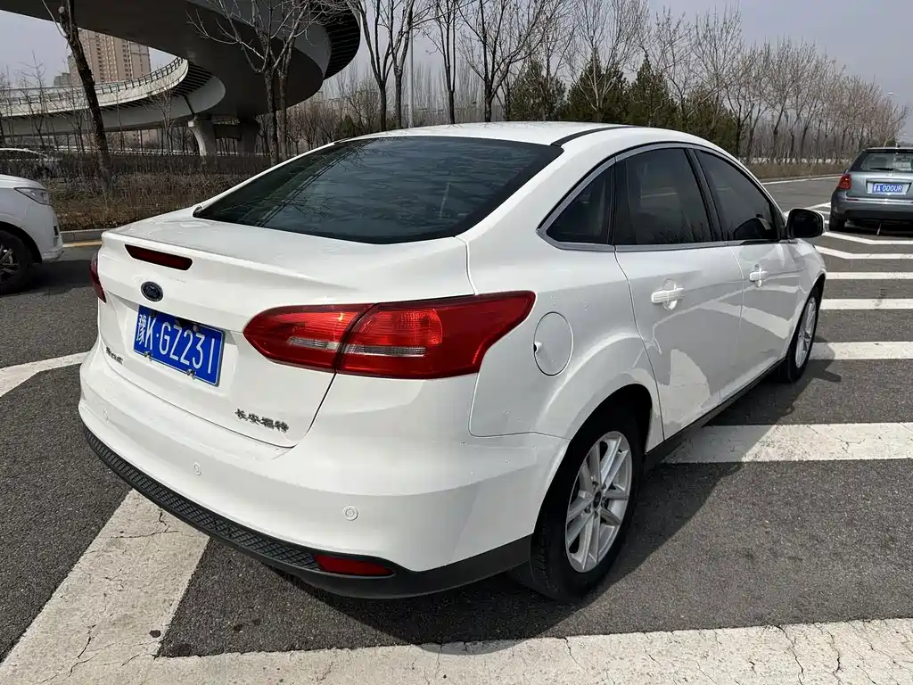 Ford Focus — миниатюра 9