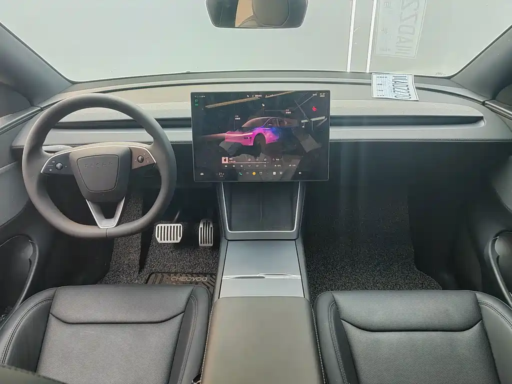 Tesla Model Y — миниатюра 9