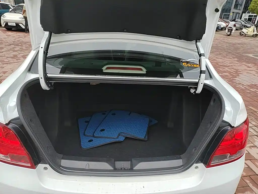 Chevrolet Sail — миниатюра 19