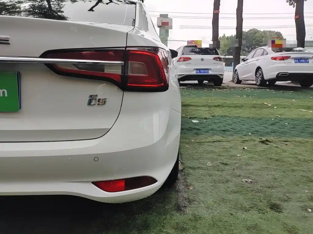 Roewe i5 — миниатюра 8