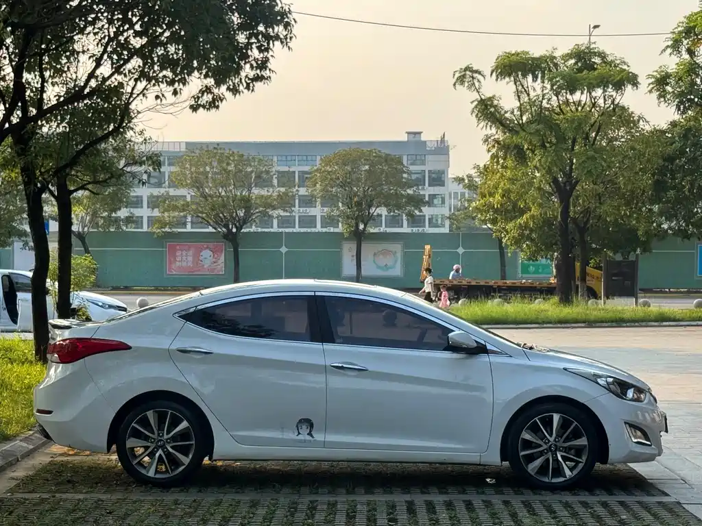 Hyundai Elantra Langdong — миниатюра 15
