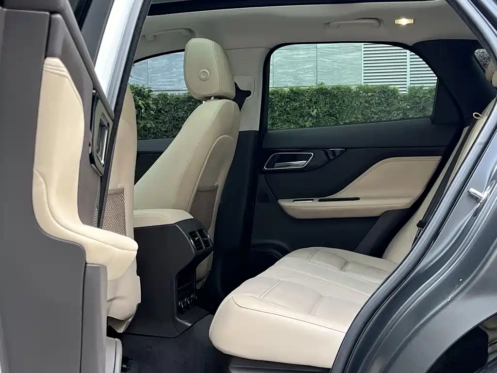 Jaguar F-PACE — миниатюра 18