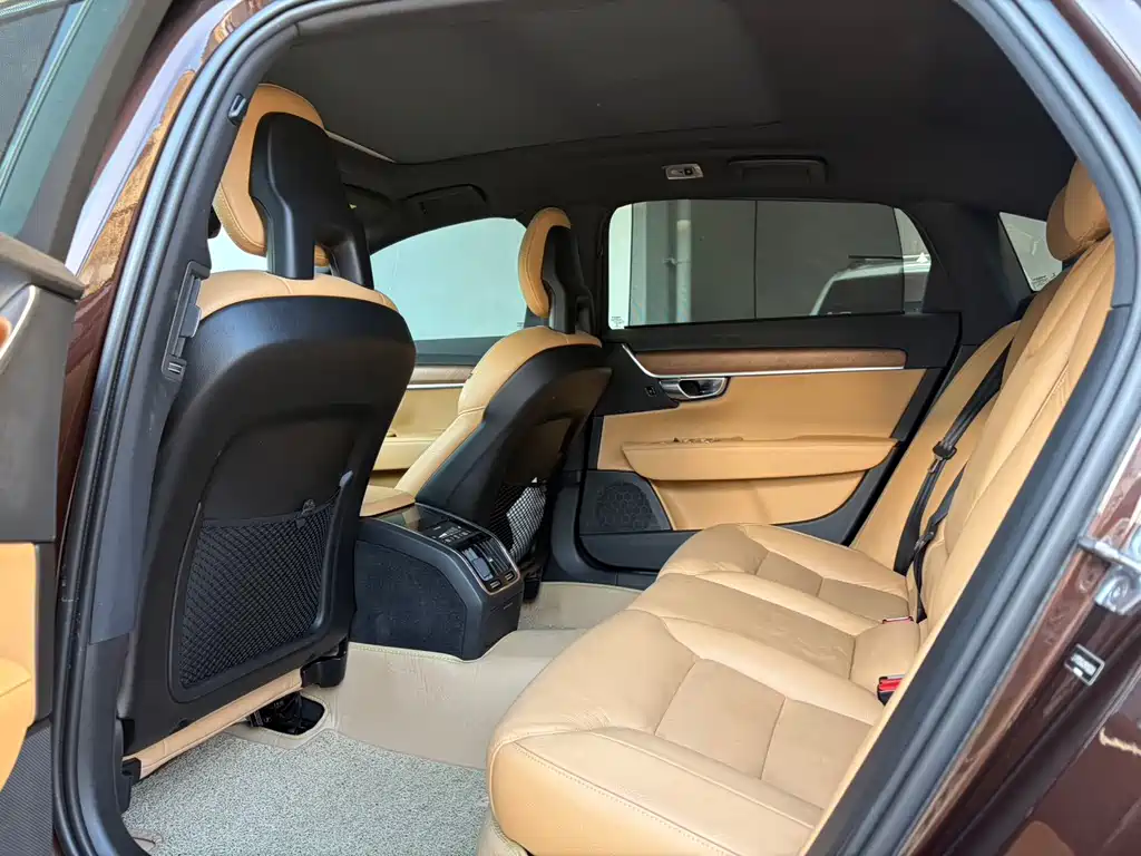 Volvo S90 — миниатюра 8