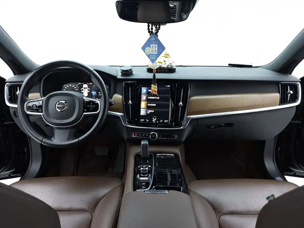 Volvo S90 PHEV — миниатюра 7