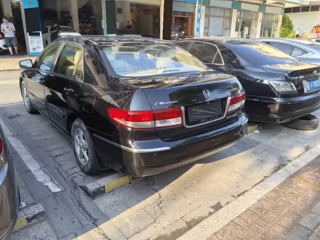 Honda Accord — миниатюра 7