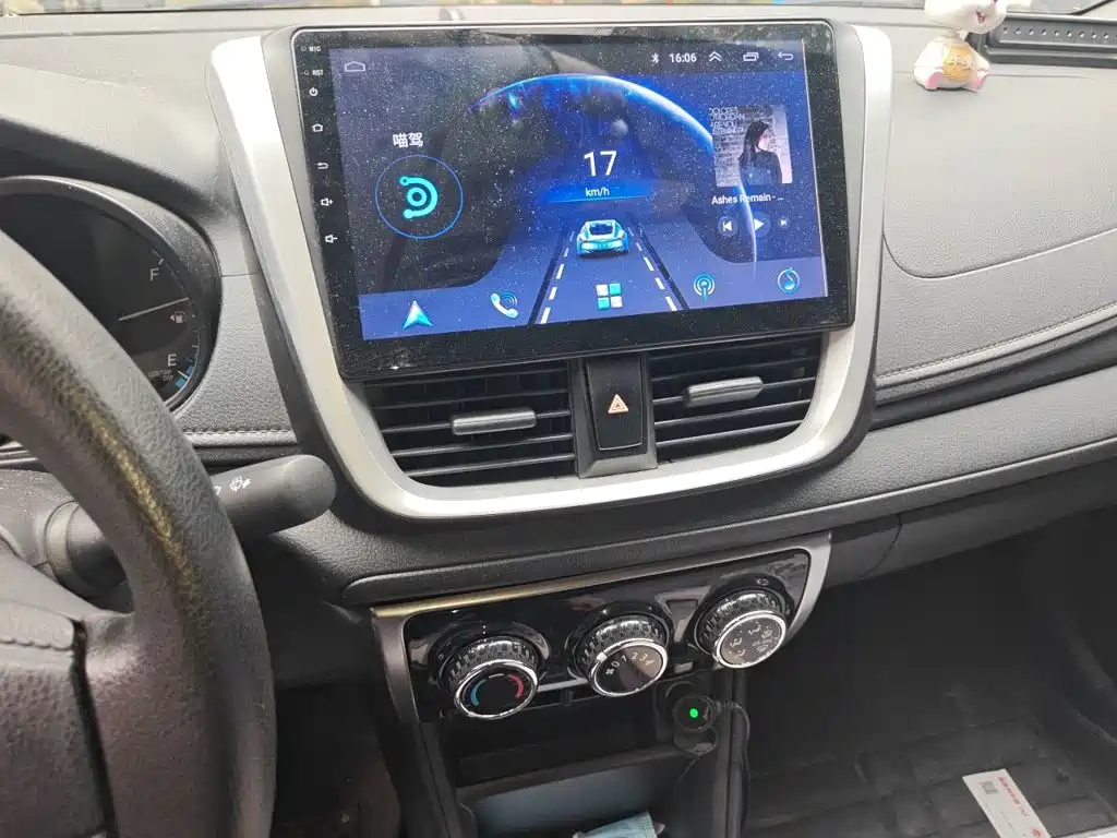 Toyota Yaris L — миниатюра 9
