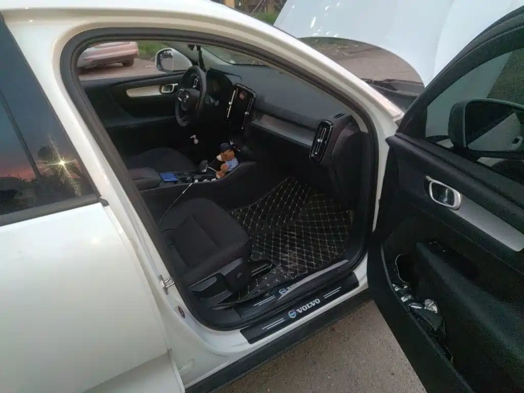 Volvo XC40 — миниатюра 18